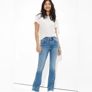 AE High-Waisted Artist Flare Jeans - Size 0 / XS with 30” inseam 🇺🇸🦅
